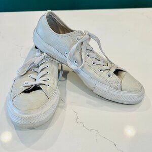 Converse Off White Leather Chuck Taylor Low Tops Pearlized Trim Grommets Sz 9